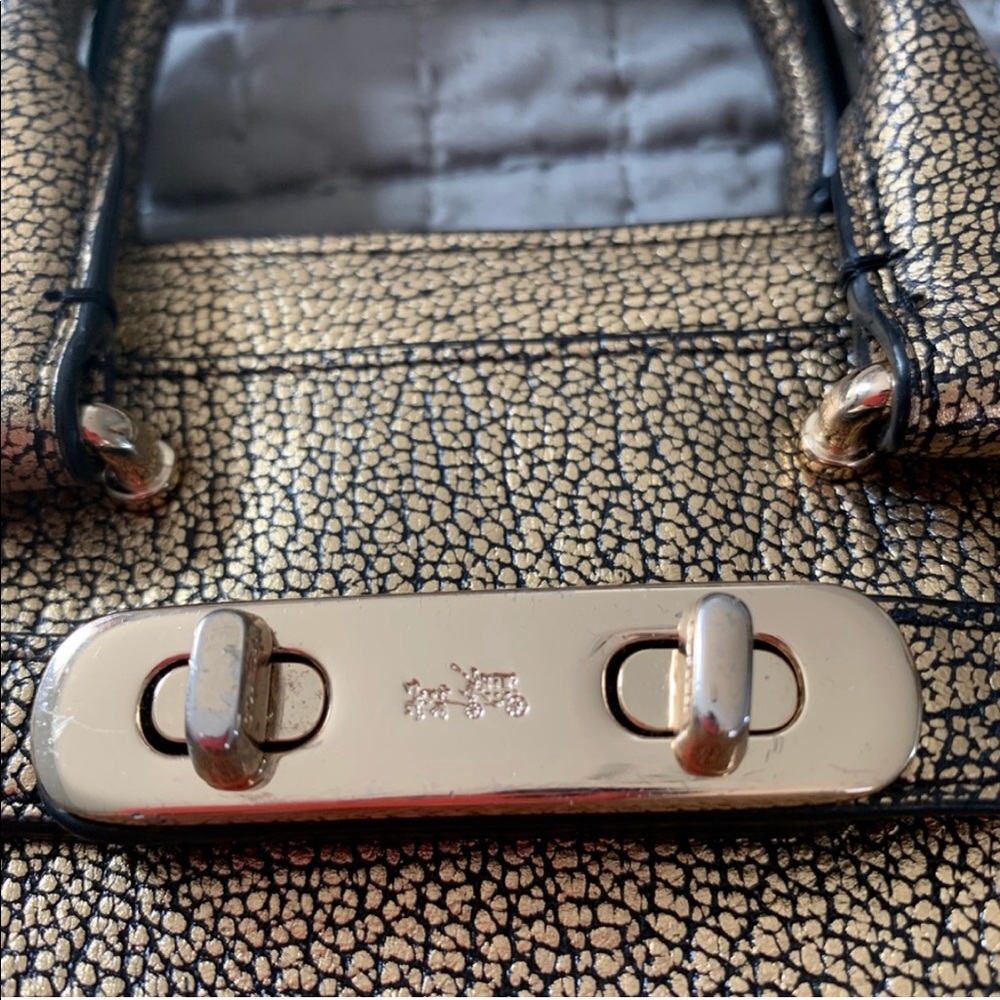 Auth Rare Coach Metallic Swagger Crossbody Purse - Picture 2 of 8